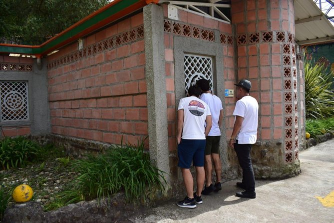 Pablo Escobar Tour : Museum, History and Beer - Stop 2: the Roof Where Escobar Was Killed, Plus the Family’s Version