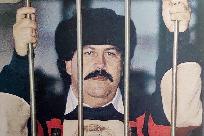 Pablo Escobar Tour with La Catedral Prison Visit and Art Book - Key things you will notice on this Escobar tour