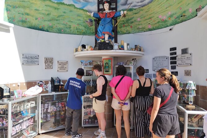 Pablo Escobar Tour with Souvenir and Museum Escobar - Stop 1 in Medellín: Parque de El Poblado and the Turning Park memorial