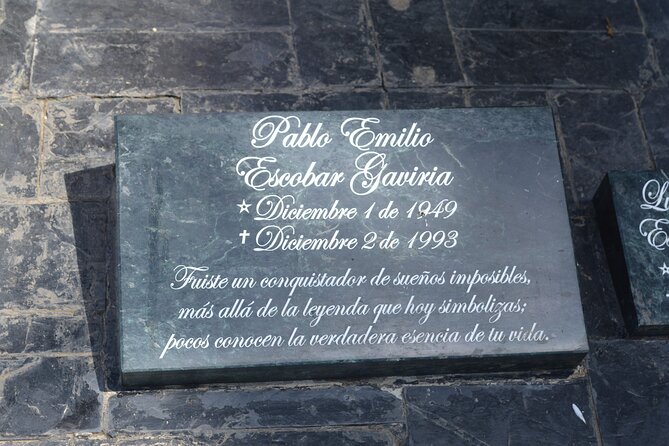 Pablo VIP Private Tour with Roberto Escobar Museum and Comuna 13 - Stop 1, Casa Roberto Escobar Gaviria and the Roberto Escobar El Peluche house museum