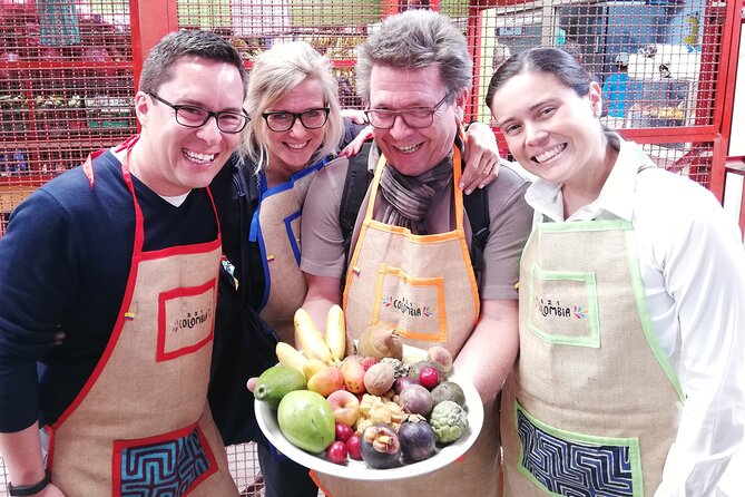 PALOQUEMAO MARKET FOOD TOUR. EXOTIC FRUIT. LOCAL SNACKS. /Min 2 pax - Key highlights you will feel right away
