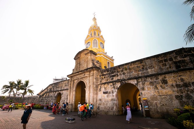 Panoramic & Shopping - Stop 3: Castillo de San Felipe de Barajas, the Colonial scale check