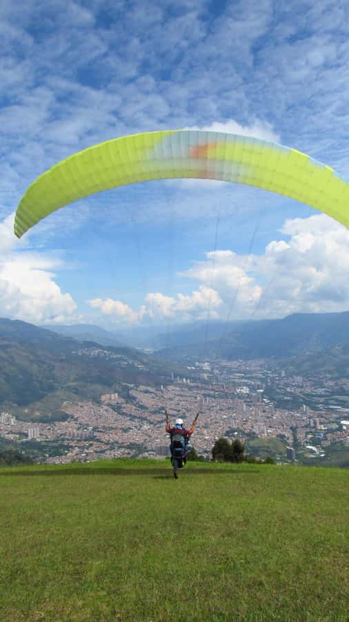 Paraglide over beautiful Medellin - Pre-Flight Lesson and Gear Setup With Certified Guidance