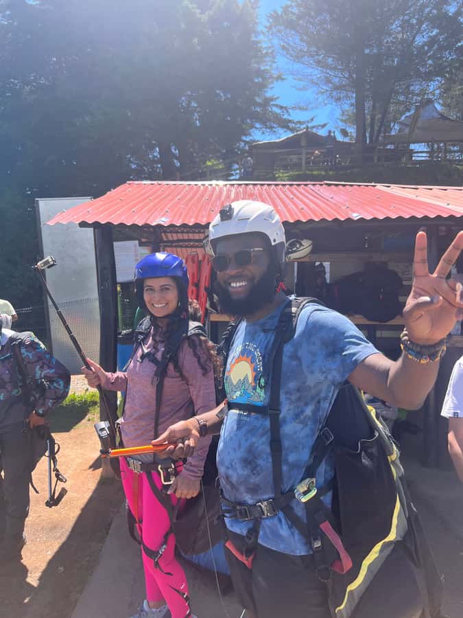 Paraglide over beautiful Medellin - Team Energy, Bilingual Guides, and How It Feels When Things Go Smooth