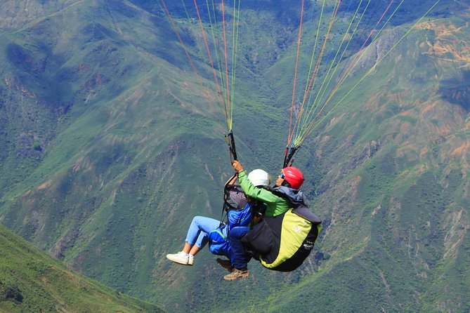 Paragliding in the grand canyon of chicamocha - Photos and video, what is included and what costs extra