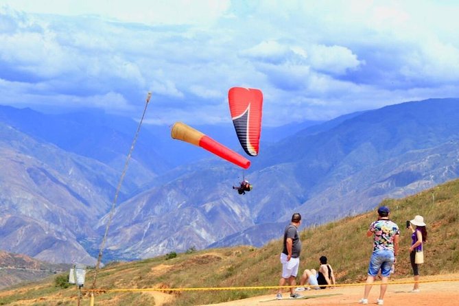 Paragliding in the grand canyon of chicamocha - Pricing and value: why $65 can feel like a bargain here