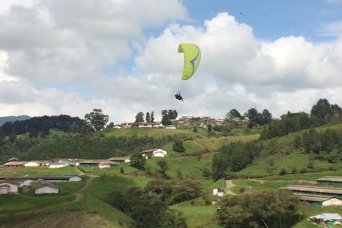 Paragliding Medellin - Safety, insurance, and why “qualified pilot” matters