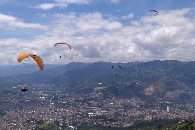 Paragliding Medellin - What to bring, what to skip, and who this fits best
