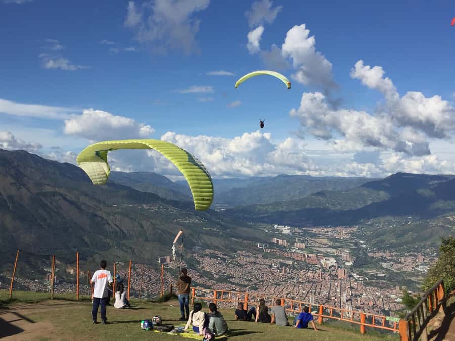 Paragliding the Andes from Medellín - How the 4 hours feel on the clock