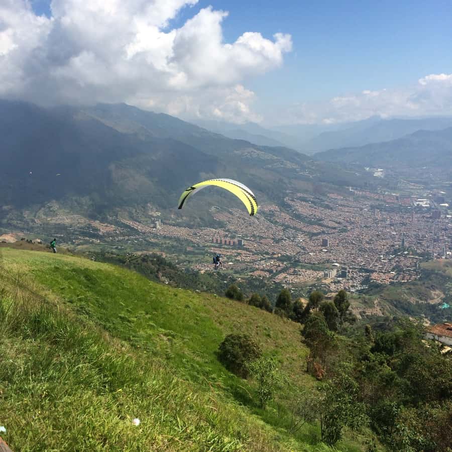 Paragliding the Andes from Medellín - Who should book this Andes paragliding flight (and who should skip it)