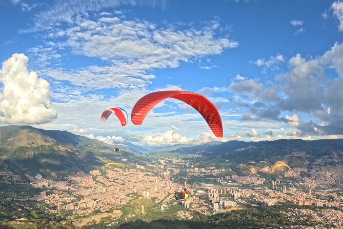 Parapente sobre Medellín desde San Félix - Price and value: is $69 worth it for Medellín paragliding?