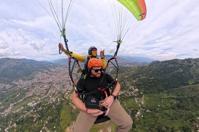 Parapente sobre Medellín desde San Félix - Who should book this flight, and who should think twice