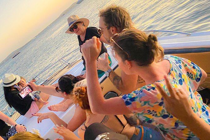 Party Boat in Cartagena Bay with Nightclub Ticket - Music and party energy, English included but not guaranteed