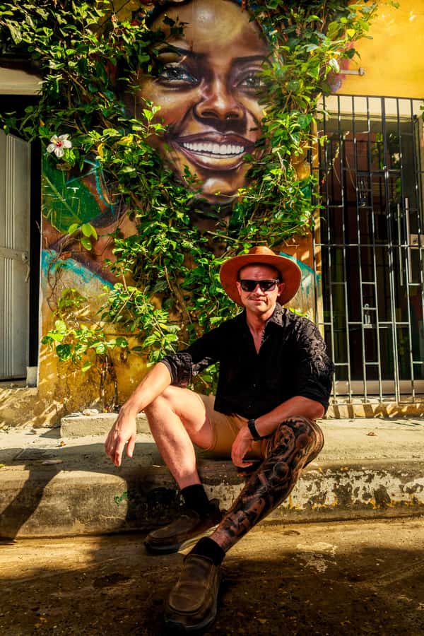 photo session through the streets of cartagena - What to bring and how to get better street shots