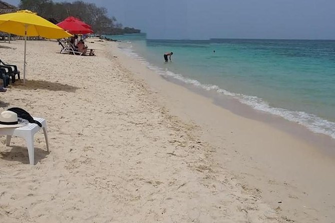 Playa Blanca Barú Tour with Lunch and hotel pick up - Toilets, Trails, and the Comfort Details That Add Up