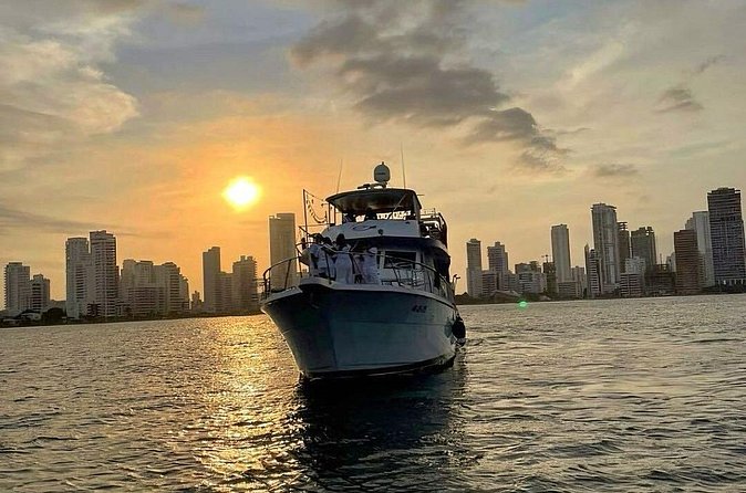 Premium Cruise Tour in Cartagena with Sunset and Open Bar - Open bar and drinks: welcome cocktail plus rum, schnapps, sodas, and water