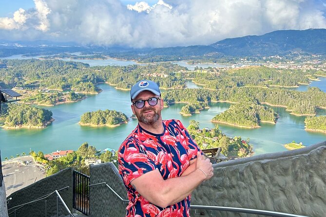 PREMIUM Guatapé Tour: Rock, Luxury boat ride, Meals & Llamas - New Peñol and the Phoenix sculpture: a town shaped by relocation