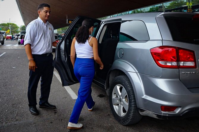 Private Airport Transfer to Hotel or viceversa - The ride experience: air conditioning, bottled water, and the mini city briefing