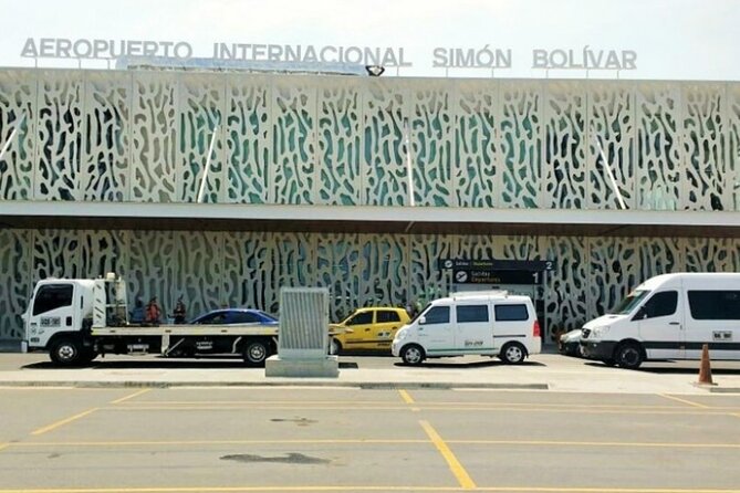Private Arrival or Departure Transfer: Simon Bolivar Airport - Door-to-Door: What That Means in Real Life