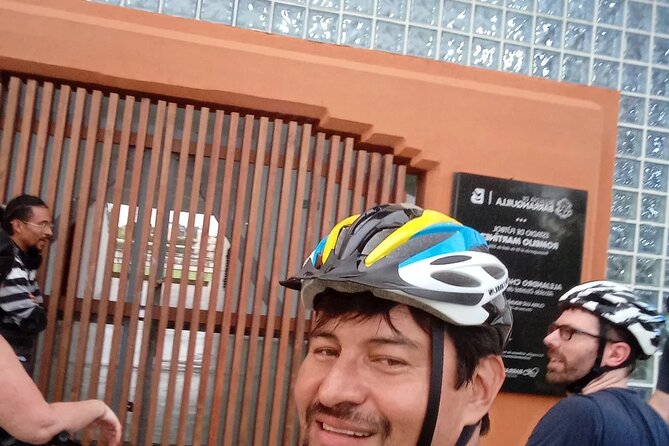 Private Bike Tour of Barranquilla - Old infrastructure and plazas with murals: Intendencia Fluvial and Plaza de la Aduana