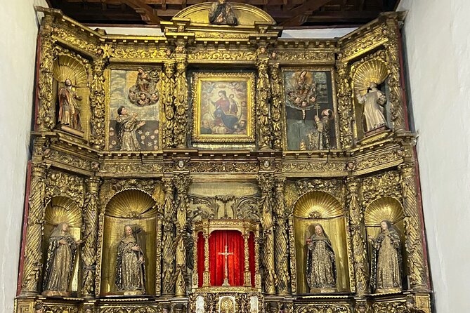 Private Bogotá City Experience: Enjoy all Must See Attractions in Bogotá. - Plaza de Bolívar: Independence Stories and the Buildings That Explain Them