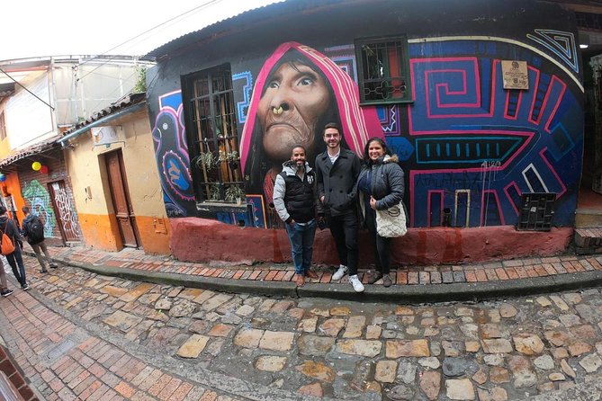 Private Bogotá City Experience: Enjoy all Must See Attractions in Bogotá. - Plaza del Chorro del Quevedo: Graffiti, Art, and a Taste of Local Texture