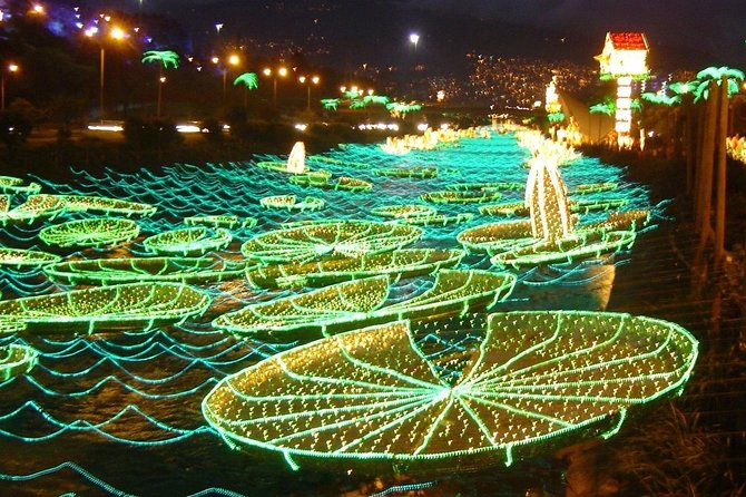 Private Christmas Lights Tour in Medellin - Private tour pacing: why your guide matters more than the vehicle