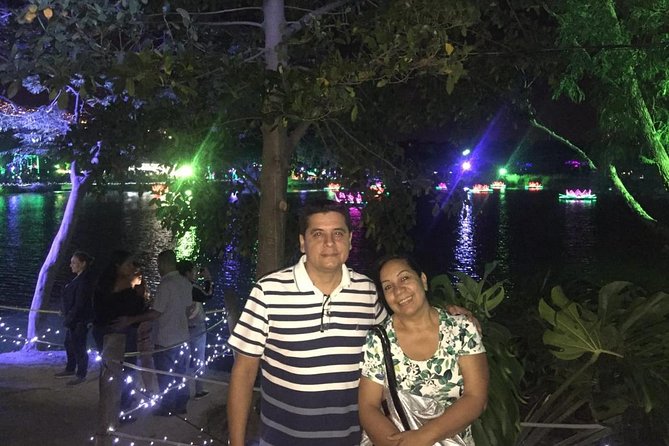 Private Christmas Lights Tour in Medellin - Photos, explanations, and the “just ask” moments