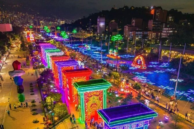 Private Christmas Lights Tour in Medellín! - Only Holiday Season! - Envigado Main Park: a short finale with big square energy