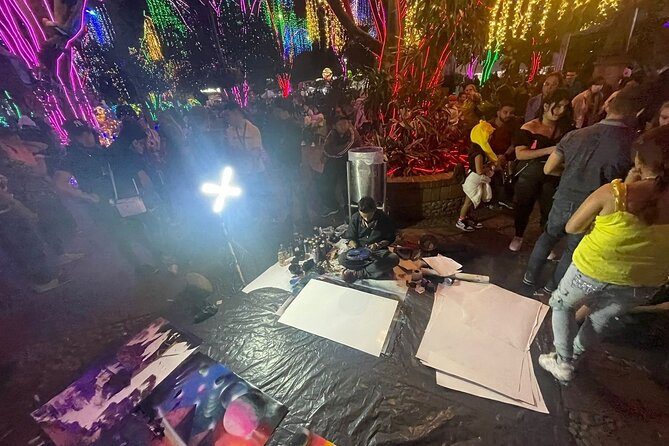 Private Christmas Lights Tour in Medellín! - Only Holiday Season! - Timing and how to plan your evening around a 6:00 pm start