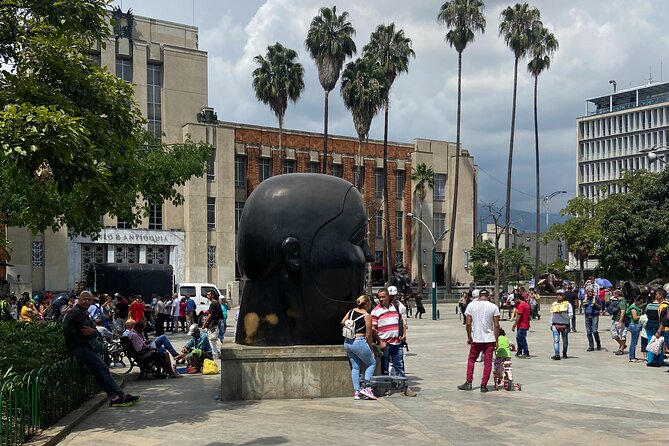 Private City and Graffiti Tour. - Stop 4: Comuna 13 Electric Escalators for Graffiti as a Story of Change