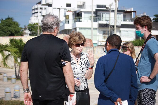 Private City Tour Cartagena - Stop 4: Barrio Getsemaní for murals, plazas, and local energy
