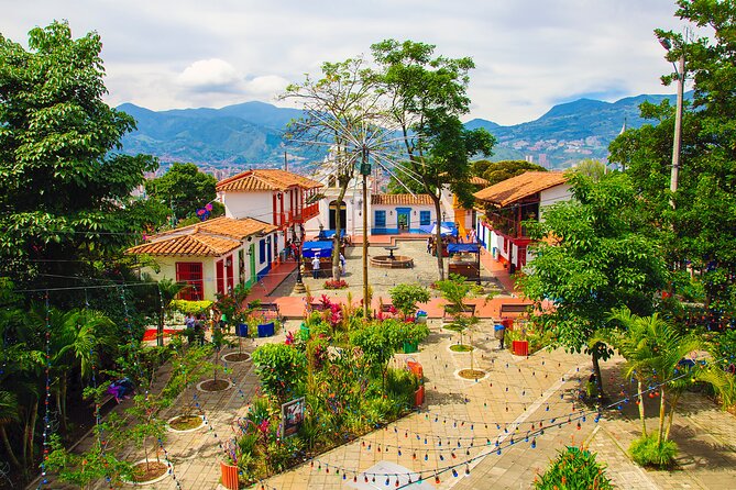 Private City Tour of Medellin with Metrocable and Commune 13 - Key Moments You’ll Actually Remember