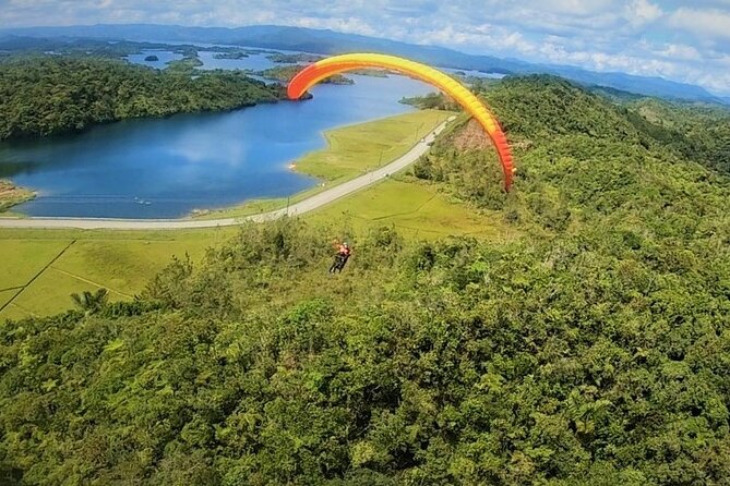 Private Guatape +Boat Ride+Paragliding Flight+Animal Farm - Why this Guatapé day trip works so well from Medellín