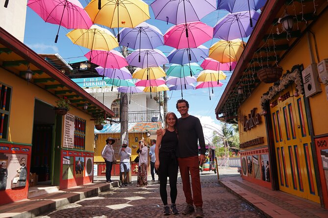 Private Guatape +Boat Ride+Paragliding Flight+Animal Farm - Your morning start: hotel pickup and the first push toward Guatapé