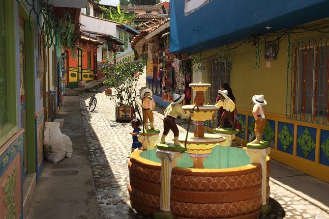 Private Guatape tour - Private Guatapé, hotel pickup, and a day that runs to your rhythm