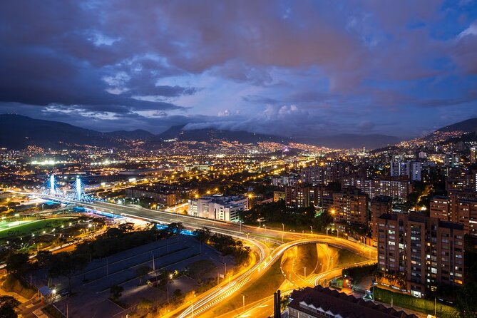 Private Half-Day Food Tour Visiting Best Viewpoints in Medellín! - Parque de Sabaneta: park time, fried treats, and a sit-down pace