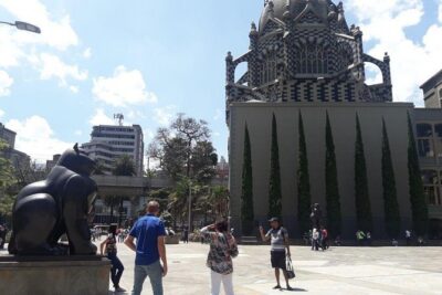 Private half day Medellin tour: meet Fernando Botero´s 23 statues