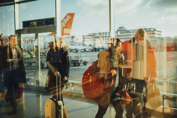 Private Medellín Airport Arrival Transfer: Comfort & Reliability - The Meet, the Sign, and the First Quick Drive
