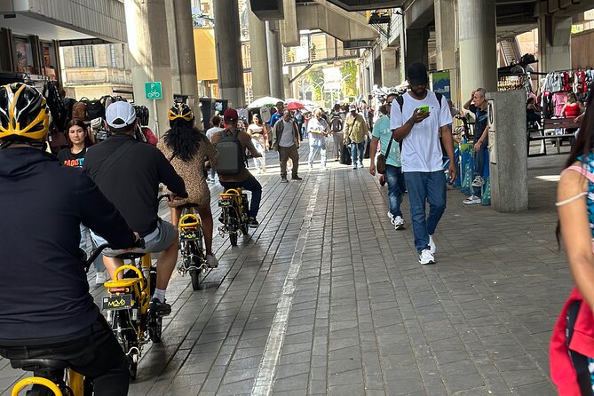 Private One and a Half Hour E-Bike Express Tour - Second Laureles Park: A Softer Pace and Local Meeting-Point Vibes