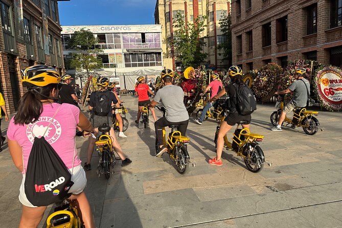 Private One and a Half Hour E-Bike Express Tour - Laureles Park to Parques del Río, Green Space and River Views Fast