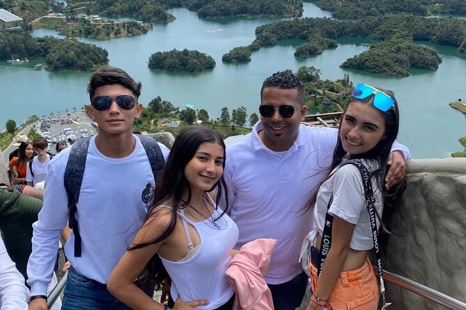 Private Peñol-Guatape Tour: with lunch and boat - Stop One in Peñol: Phoenix Monument, Rock Temple, and Reservoir Views