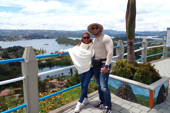 Private Peñol-Guatape Tour: with lunch and boat - Viejo Peñol Replica Park, Handicrafts, and the Included Boat Tour