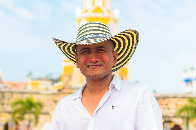 Private Photo Session through the Streets of Cartagena - Walled City Stops: Colonial Doors, Squares, and Street Names