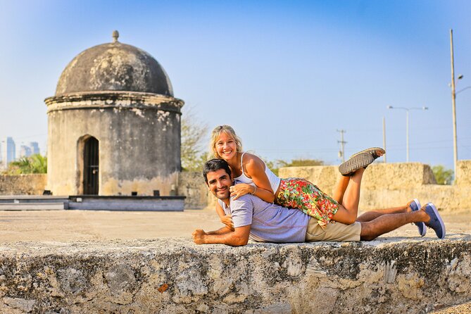 Private photo shoot in Cartagena in Spanish - Meeting at Church of Santo Domingo Centro, You Start With a Clear Anchor