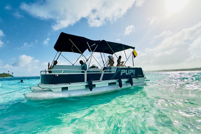 Private Pontoon Tour in San Andrés - A private pontoon day built around San Andrés swim spots