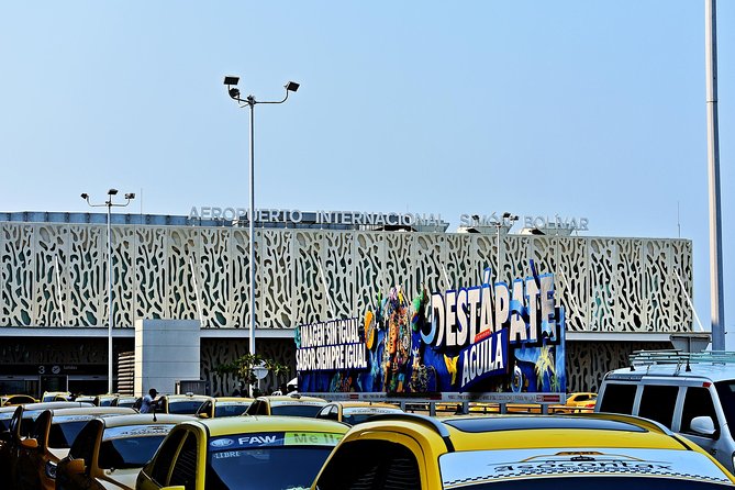 Private shuttle service from Santa Marta Airport to Hotel in Santa Marta - Vehicle options for every group size, and why air-conditioning matters