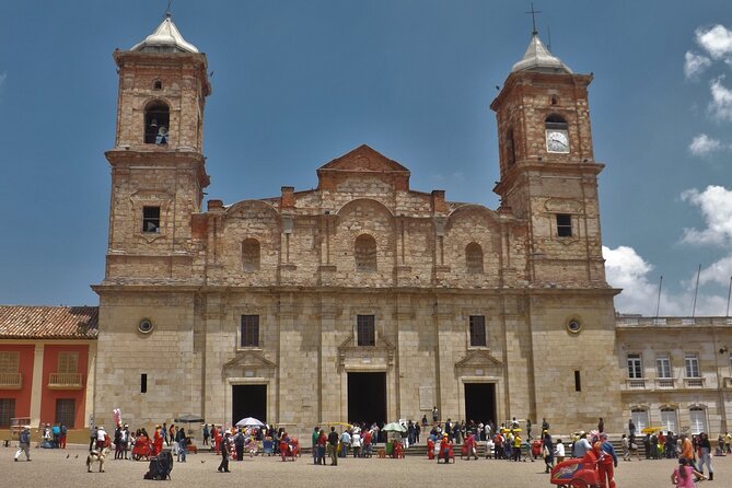 Private Tour Cathedral Sal Zipaquira and Laguna Guatavita - Guatavita town walk: cobbled streets and the rebuild story