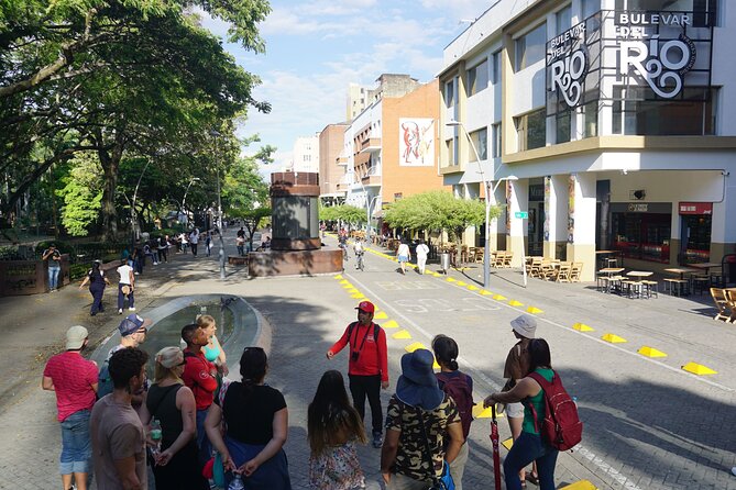 Private Tour in Cali with Salsa Class, Museums and Local Food - Local food tastings that actually match the route