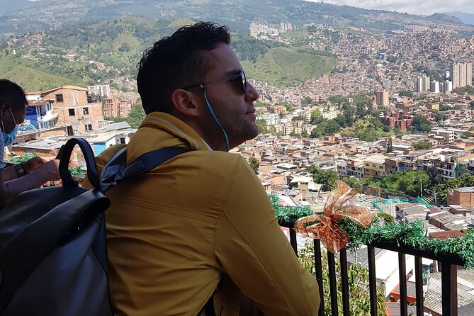 Private Tour in Comuna 13 with cable car (culture, street art and graffiti) - Stop 2, metro San Javier cable car for a second panorama